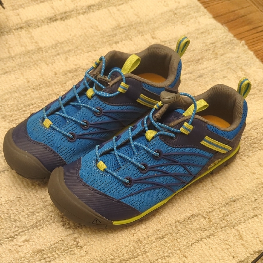 EUC Keen Kids Blue and Lime Sneakers Size 5